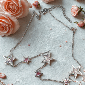 Collier étoile rose pailleté argenté Aura Céleste en acier inoxydable avec étoiles scintillantes